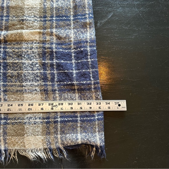 American Eagle Small Blue and White Cream Plaid Flannel Plus Free Scarf - Picture 9 of 10